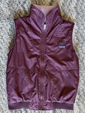 Patagonia Maroon Sleeveless Reversible Vest Women’s Medium